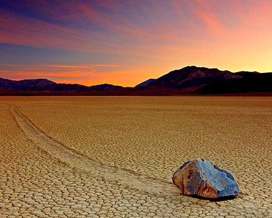 sailing stones